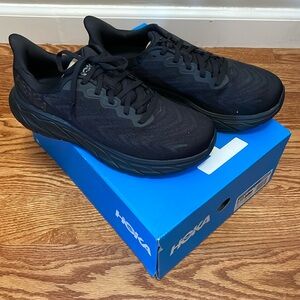 NWT Women’s Black Hoka W Arahi Sneakers Size 8.5B